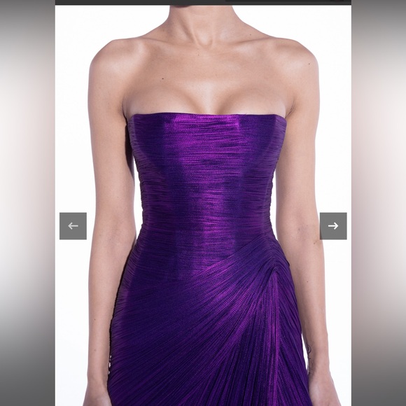 This dress is in excellent condition, it has been worn once. - Picture 6 of 8